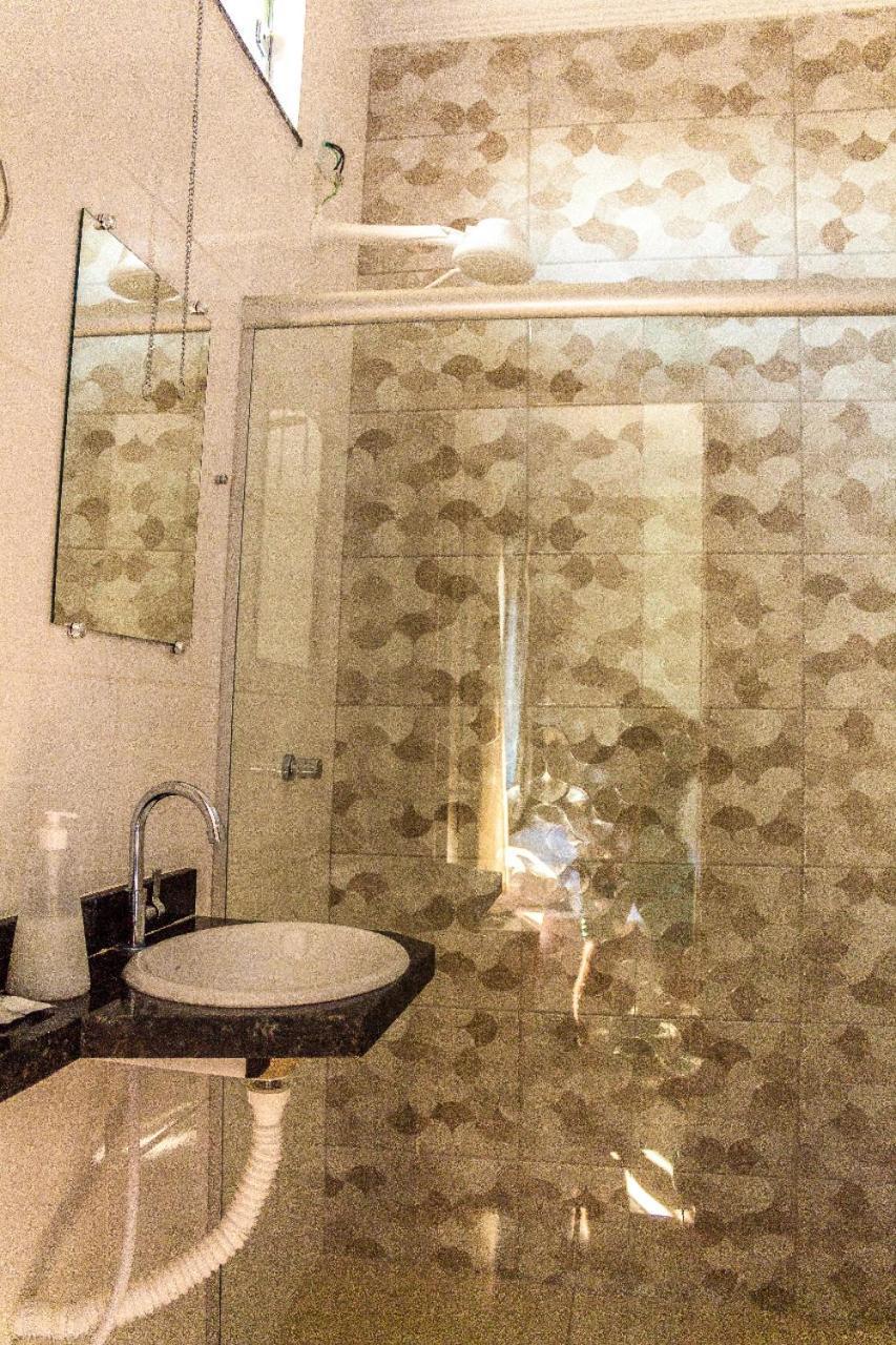 Pouso Oliveira Suites São João Batista do Glória Esterno foto